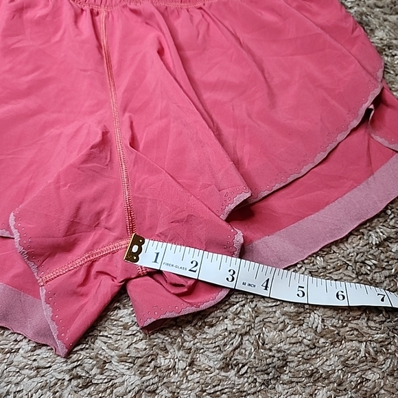 Lululemon Free Spirit Short Women's Sz 6 - Picture 9 of 11